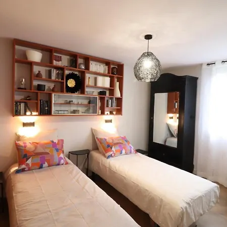 Aurillac, 3 Pieces, 4 Personnes - Fr-1-742-509 Apartment *