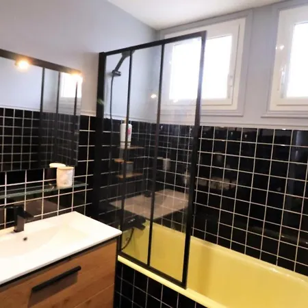 Aurillac, 3 Pieces, 4 Personnes - Fr-1-742-509 Apartment Aurillac
