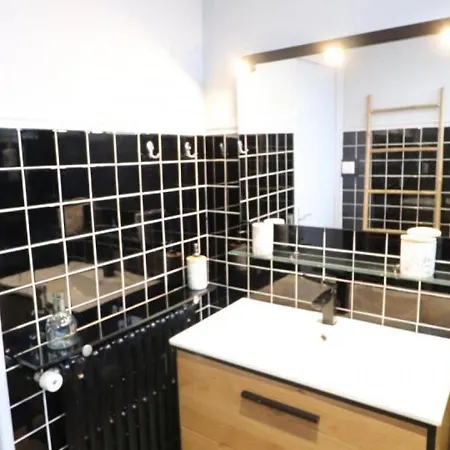 Aurillac, 3 Pieces, 4 Personnes - Fr-1-742-509 Apartment *